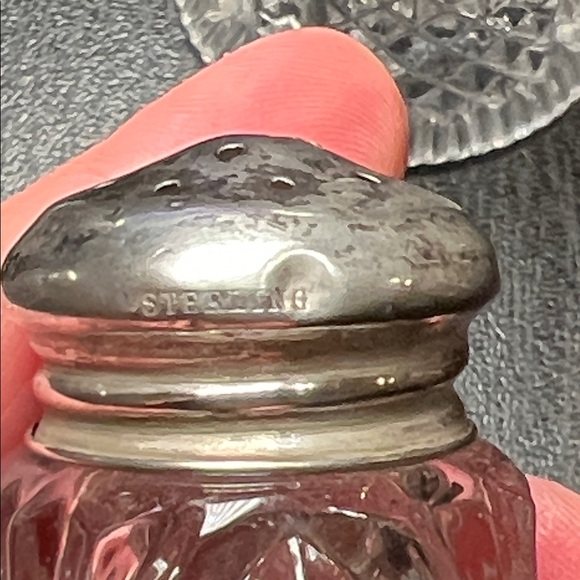 2 Pairs of VTG Sterling Silver Crystal Cut Style Glass Salt and Pepper Shakers - Picture 15 of 17
